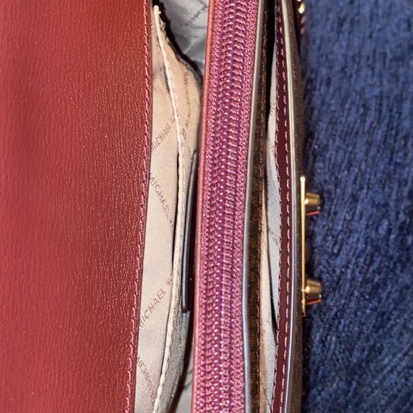 Burgundy studded, Michael kors Logo shoulder bag - Picture 4 of 5